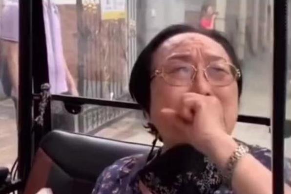 老花鏡不能隨意佩戴，按照年齡度數(shù)購買不準(zhǔn)確