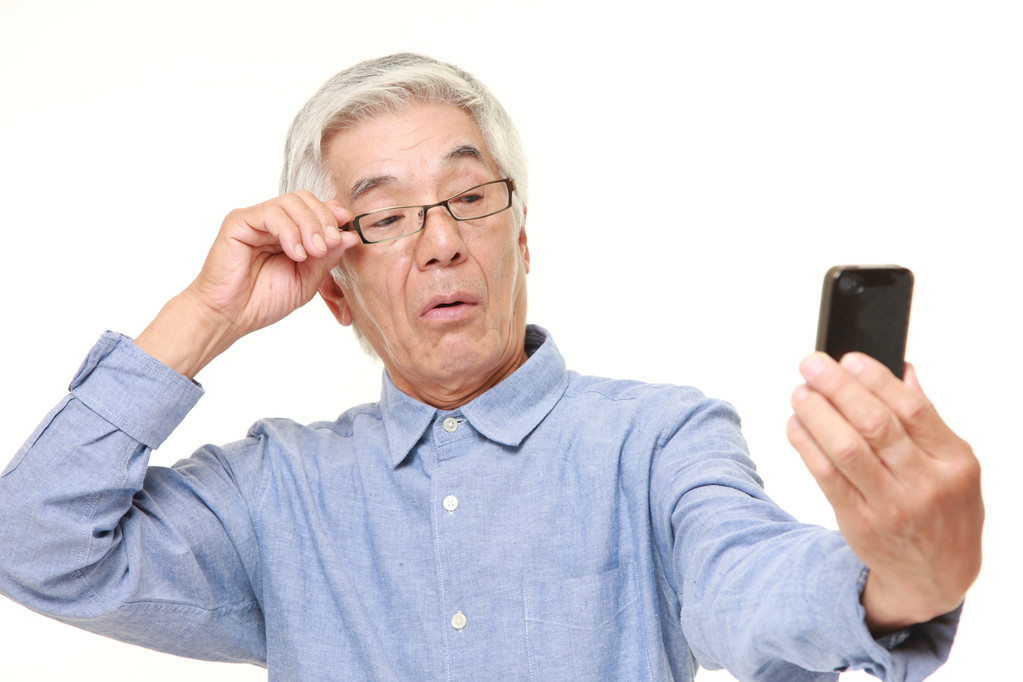 老花的發(fā)生除了與年齡有關(guān)，你還能想到什么？